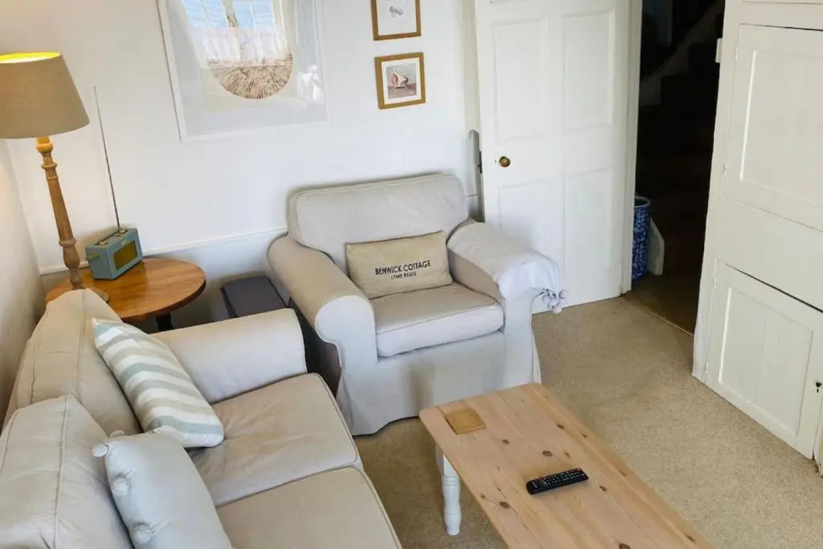 Benwick Cottage - Beachfront Thatched Cottage set on the marine parade with absolutely spectacular Sea views! Sleeps 4