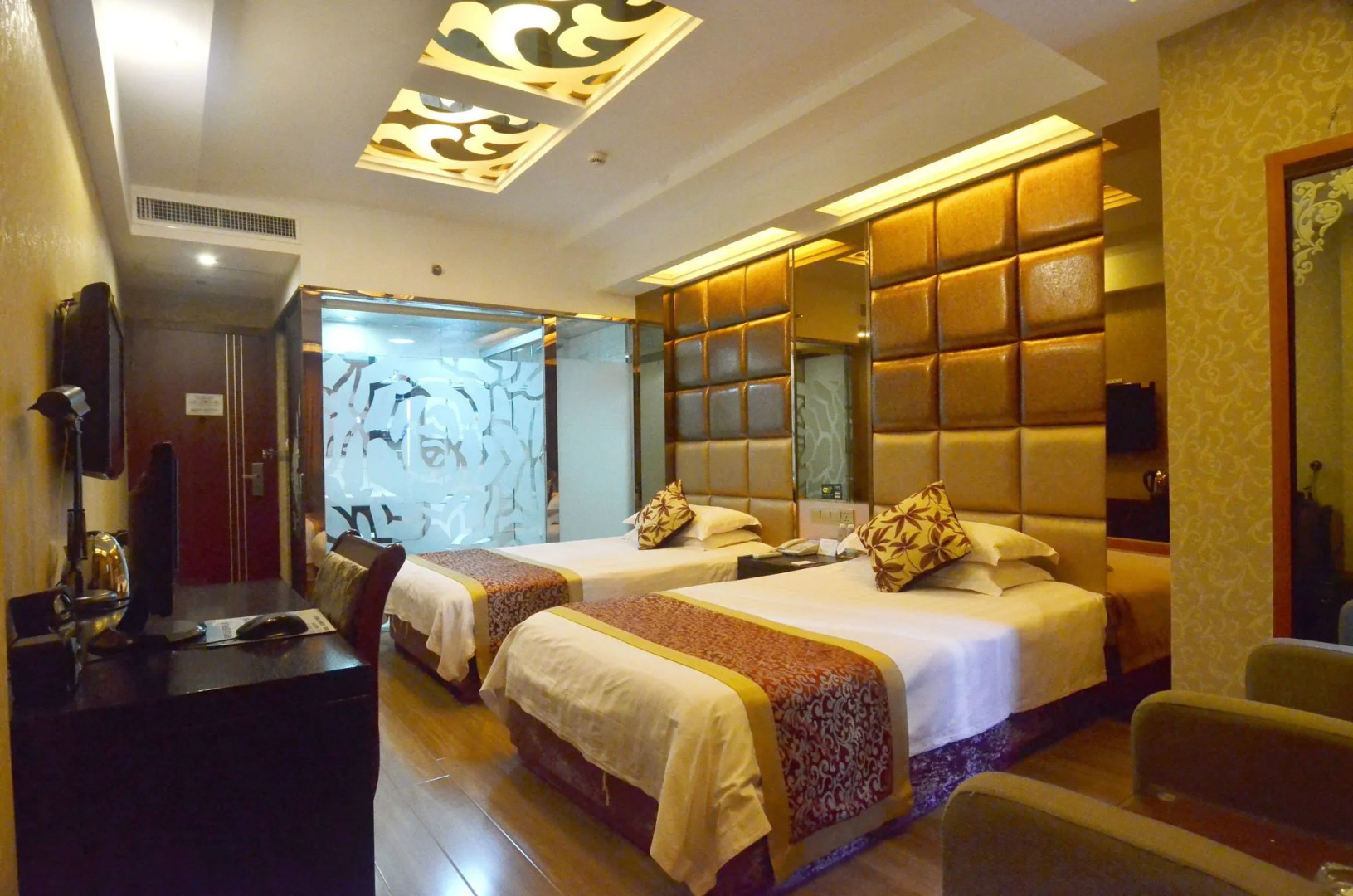 Yiwu Yuejia Business Hotel