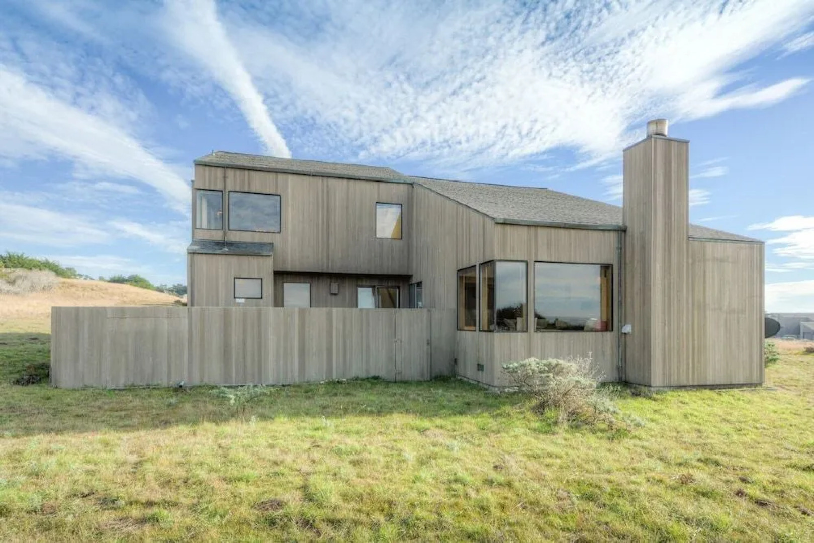 Take in the Pacific Fantasea w/ Hot Tub!