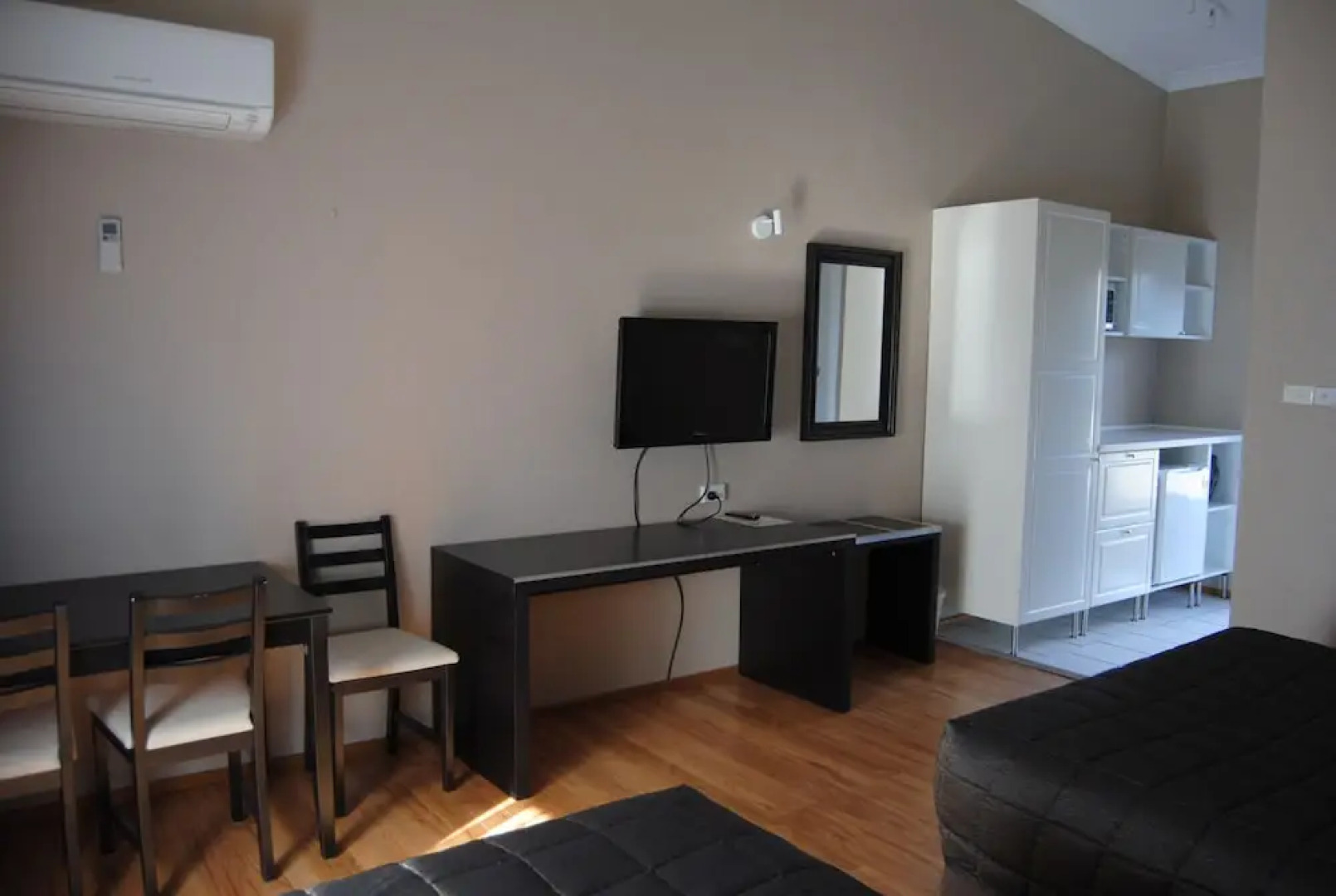 Airlie House Motor Inn