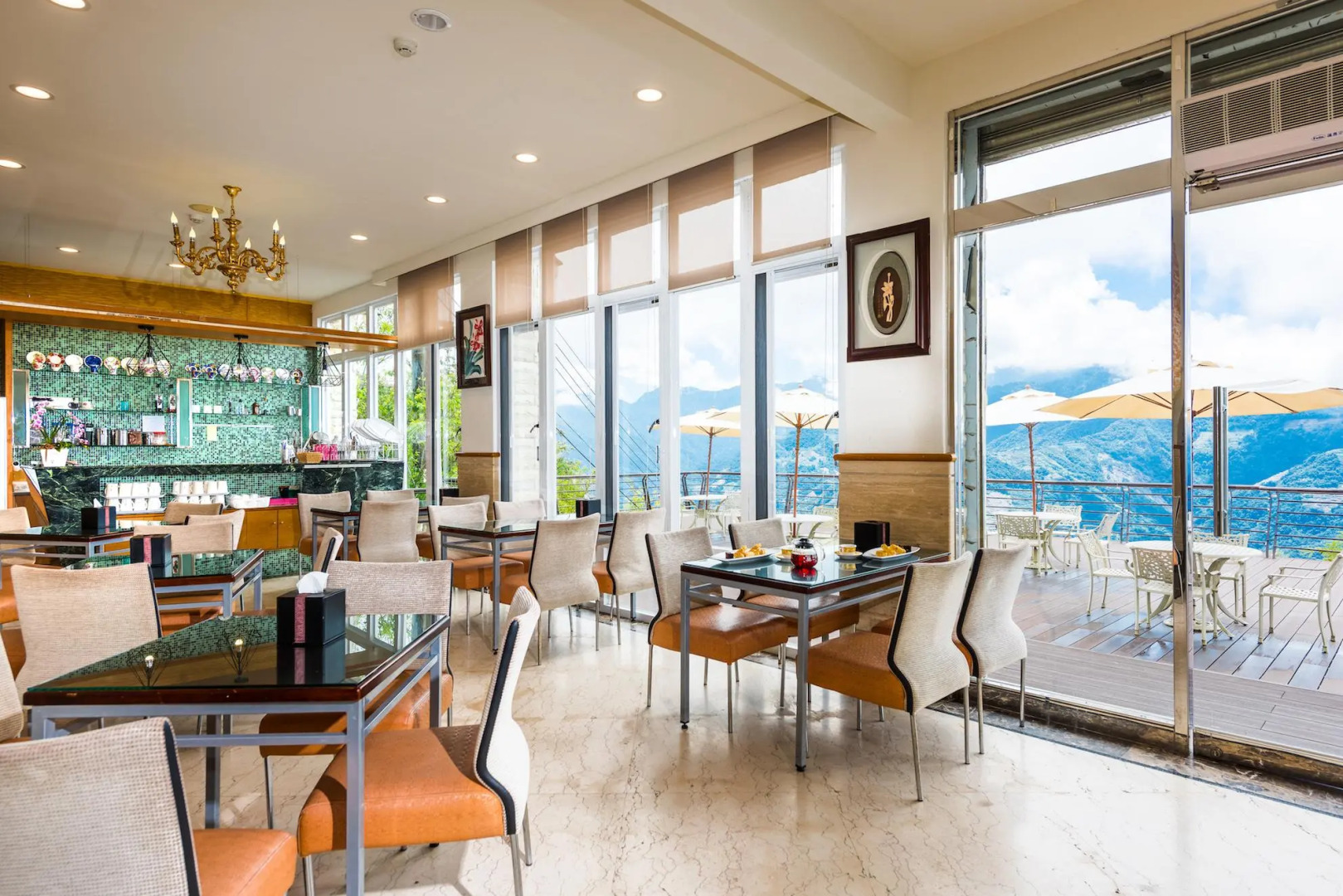 Jun Yue Hanging Garden Resort