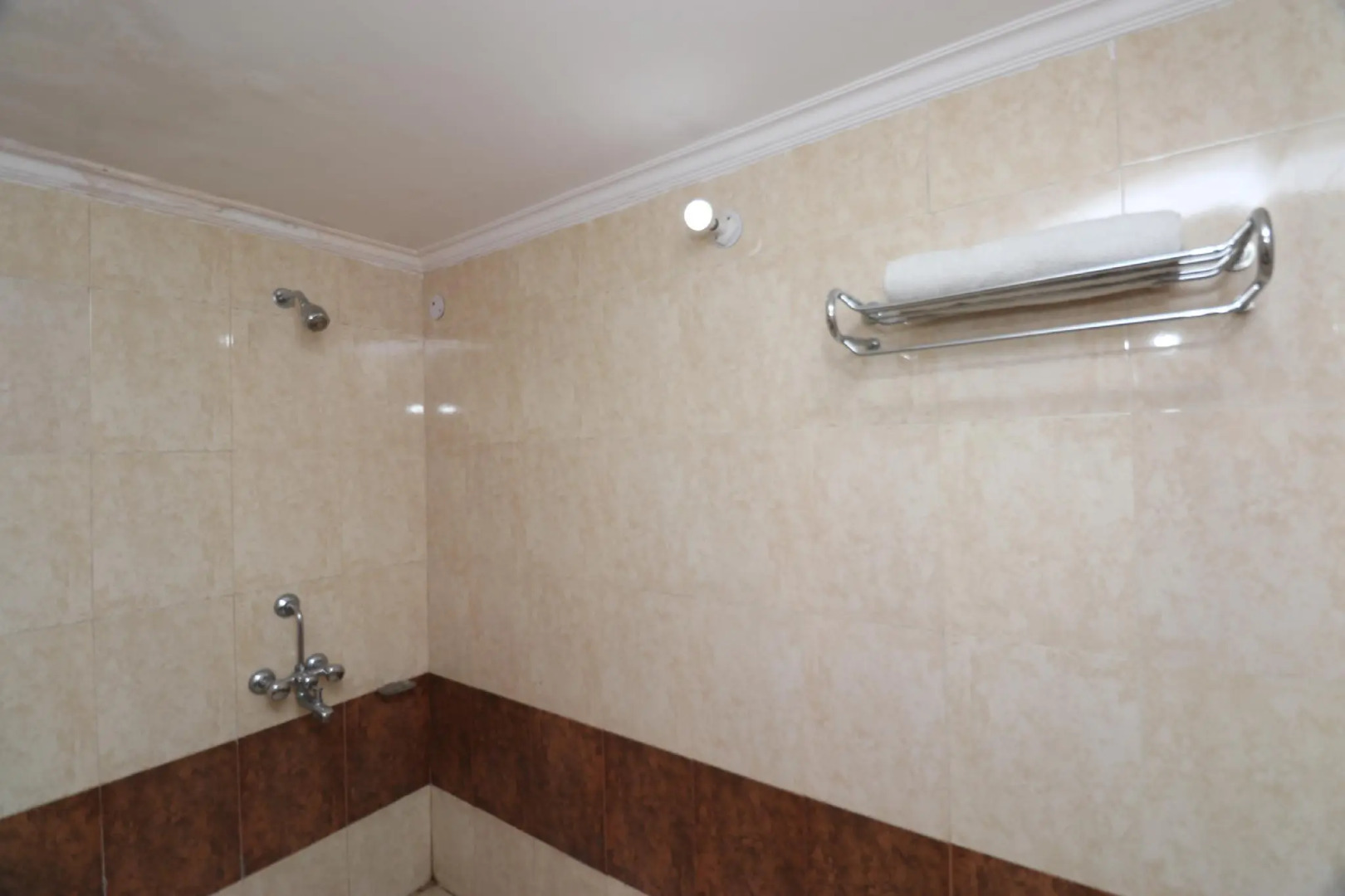 OYO 27612 Maitri Holiday Home