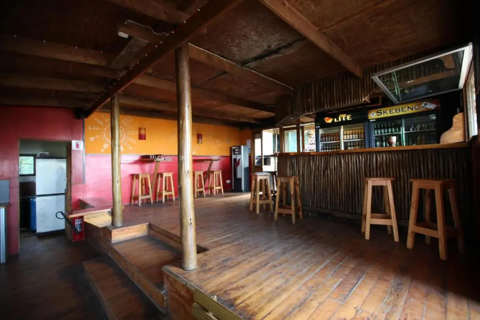 Buccaneers Lodge & Backpackers