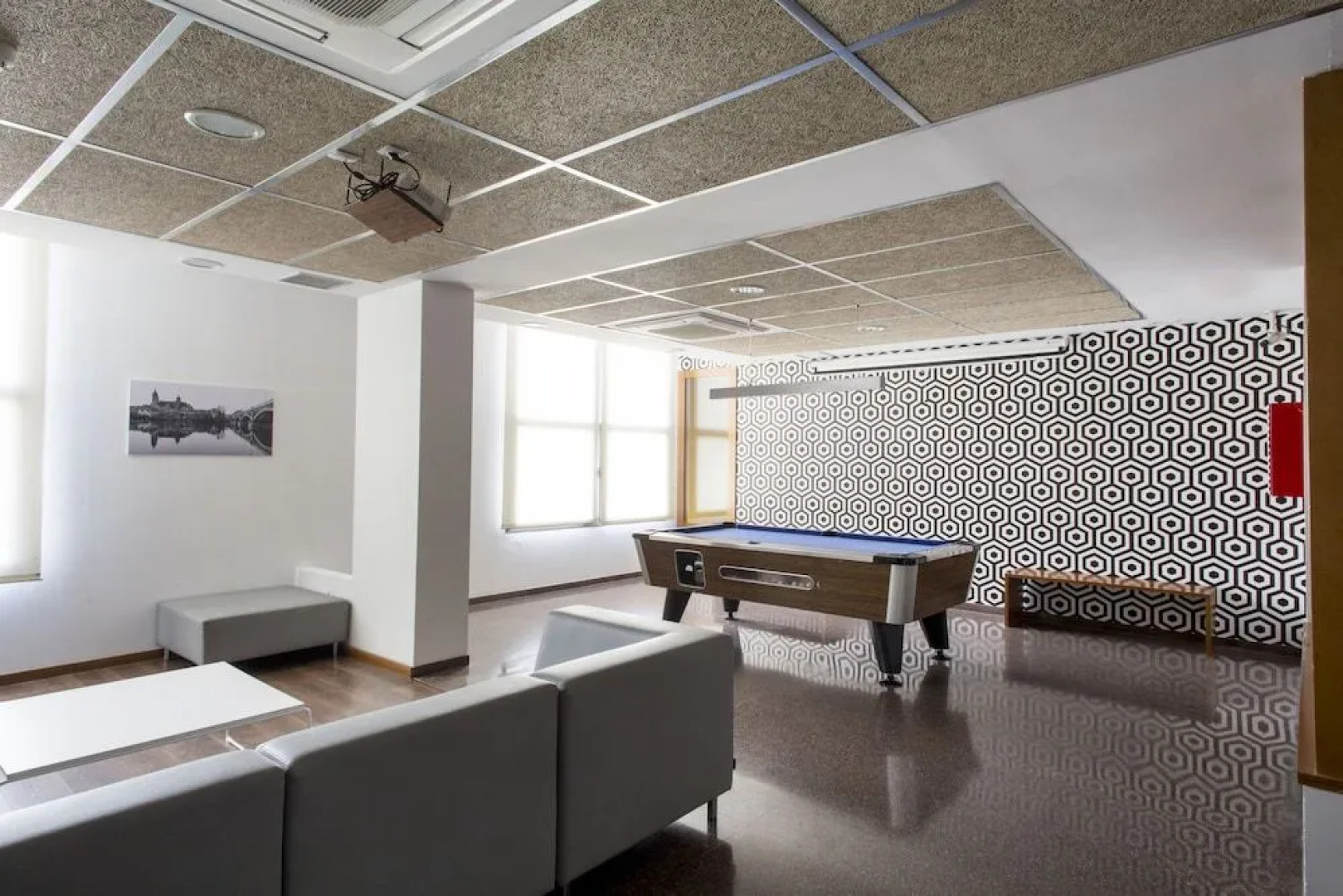 Colegio Mayor Resa Hernán Cortés - Centro Adscrito a REAJ