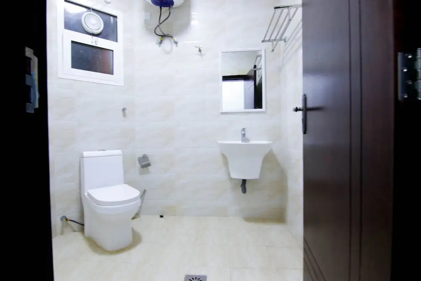 OYO 128 Al Tawasi Furnished Apartments