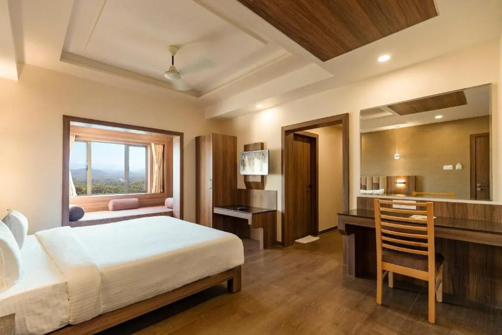 Pride Biznotel Gir Sasan