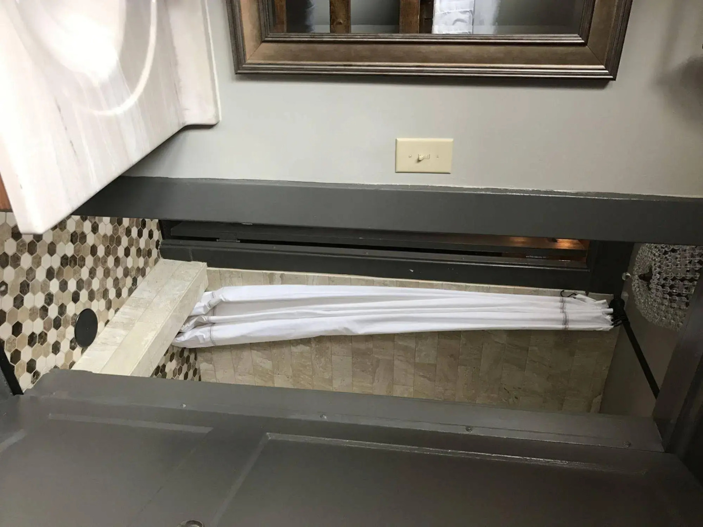 Gardner Hotel & Hostel