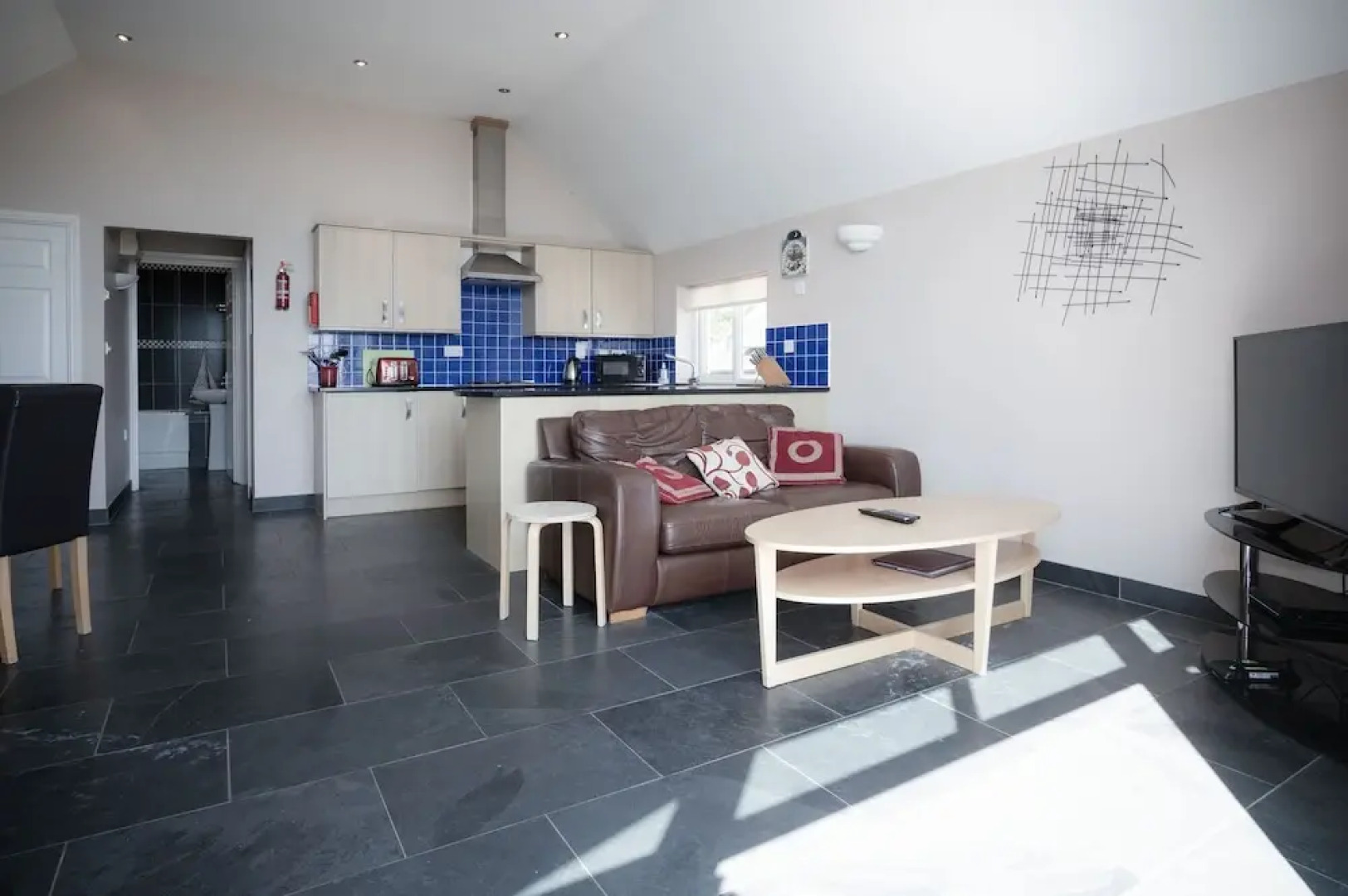 Manor View - 1 Bedroom Apartment - Pendine