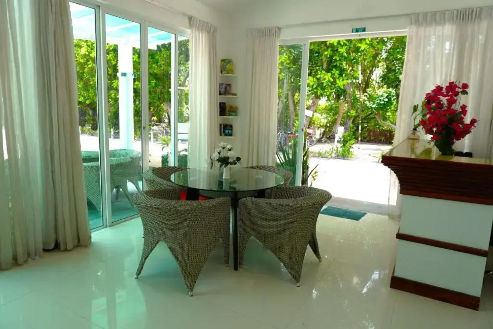 TME Retreats Dhigurah