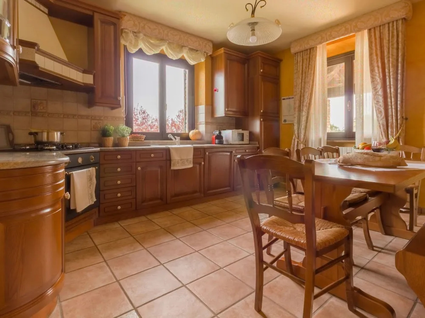 Beautiful Villa With Private Swimming Pool and Close to the sea