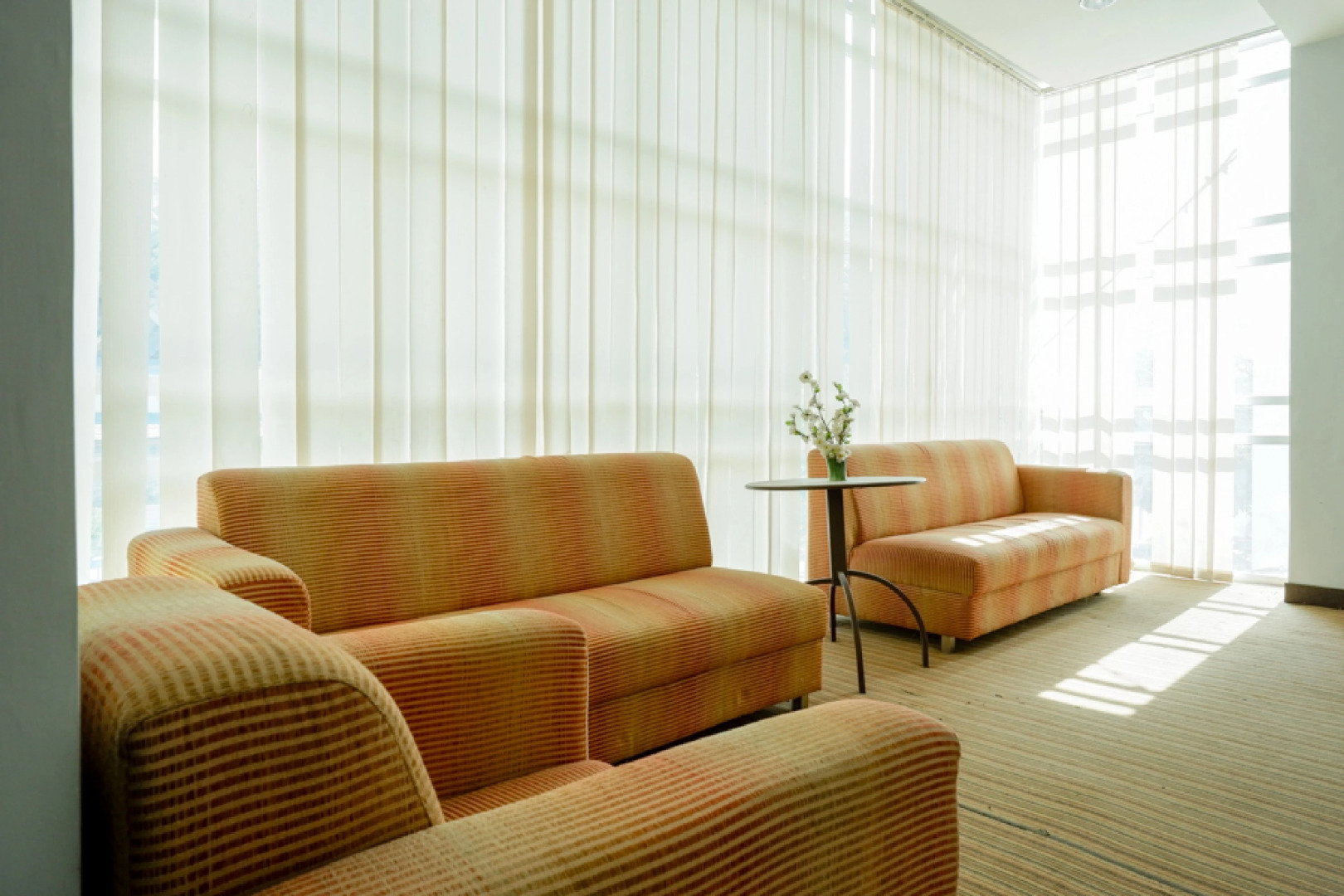 RedDoorz Plus near Hotel Benua Kendari