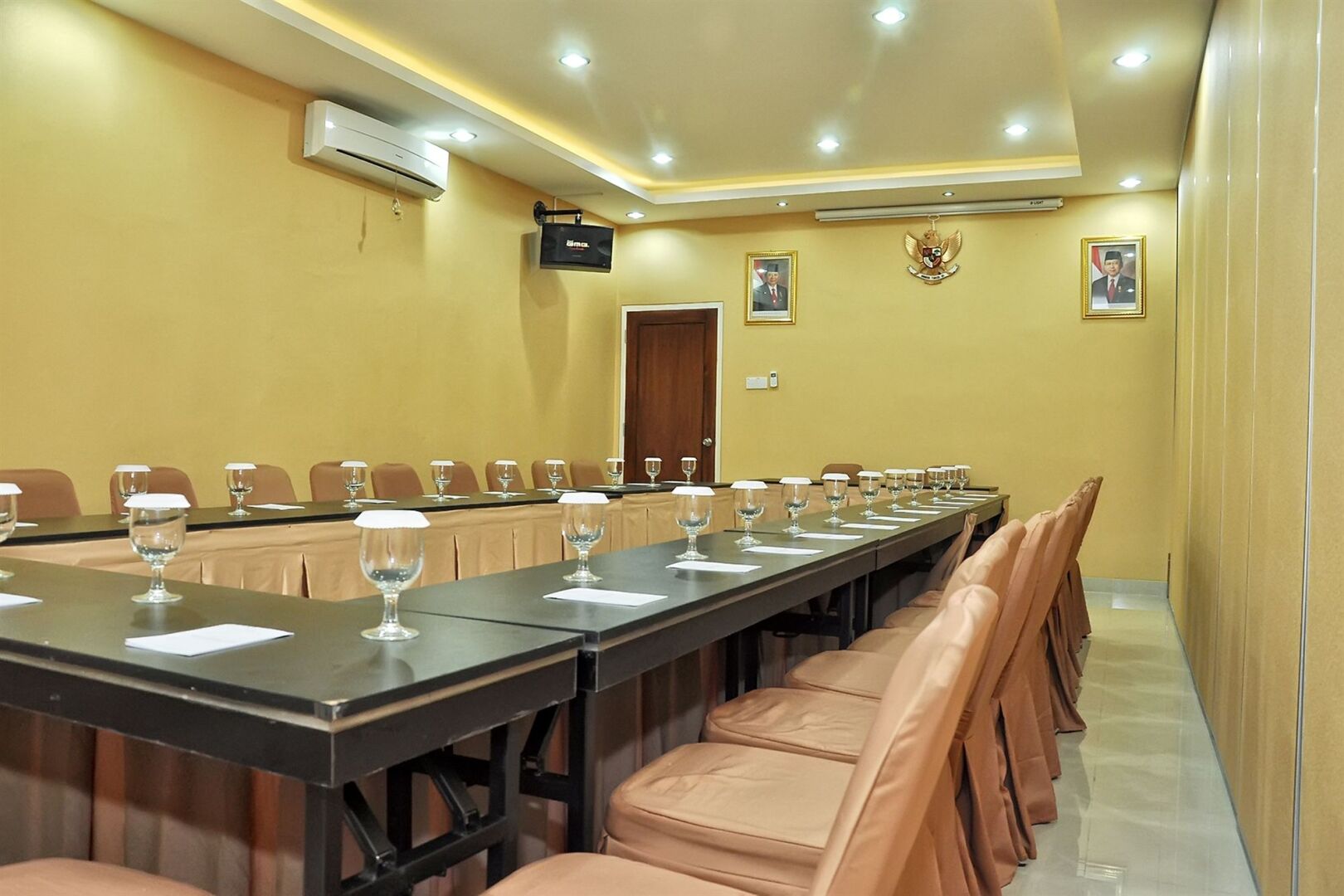 Rangkayo Basa Halal Hotel