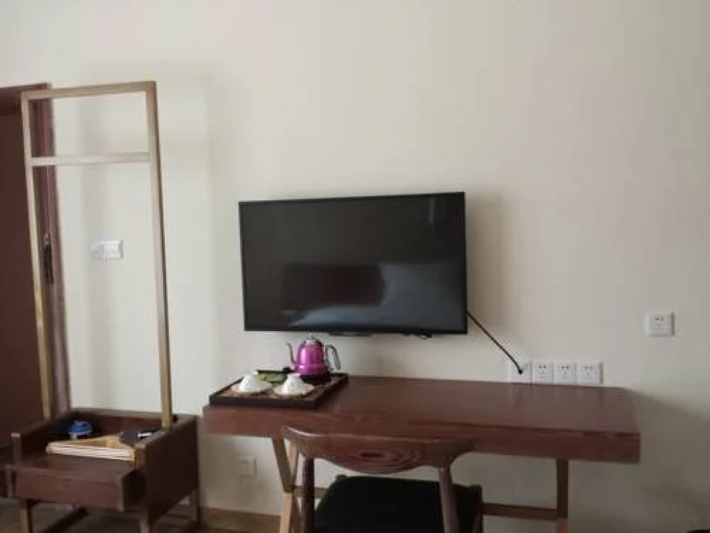 Yangshuo Big Banyan Tree James Joyce Coffetel