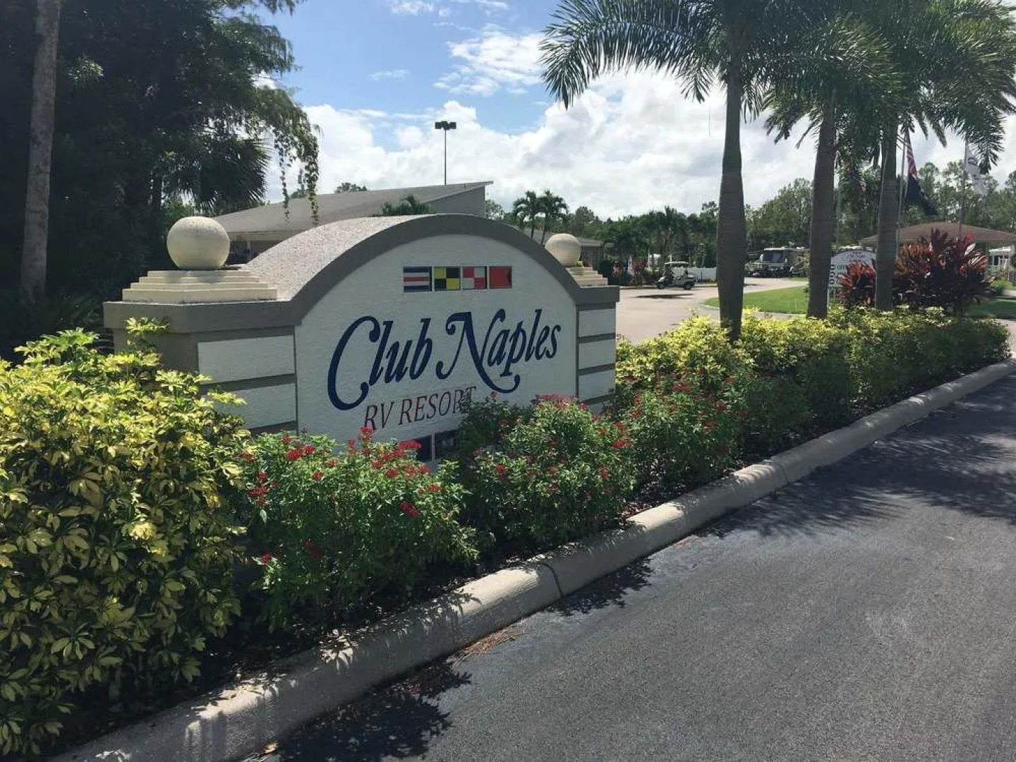 Club Naples RV Resort