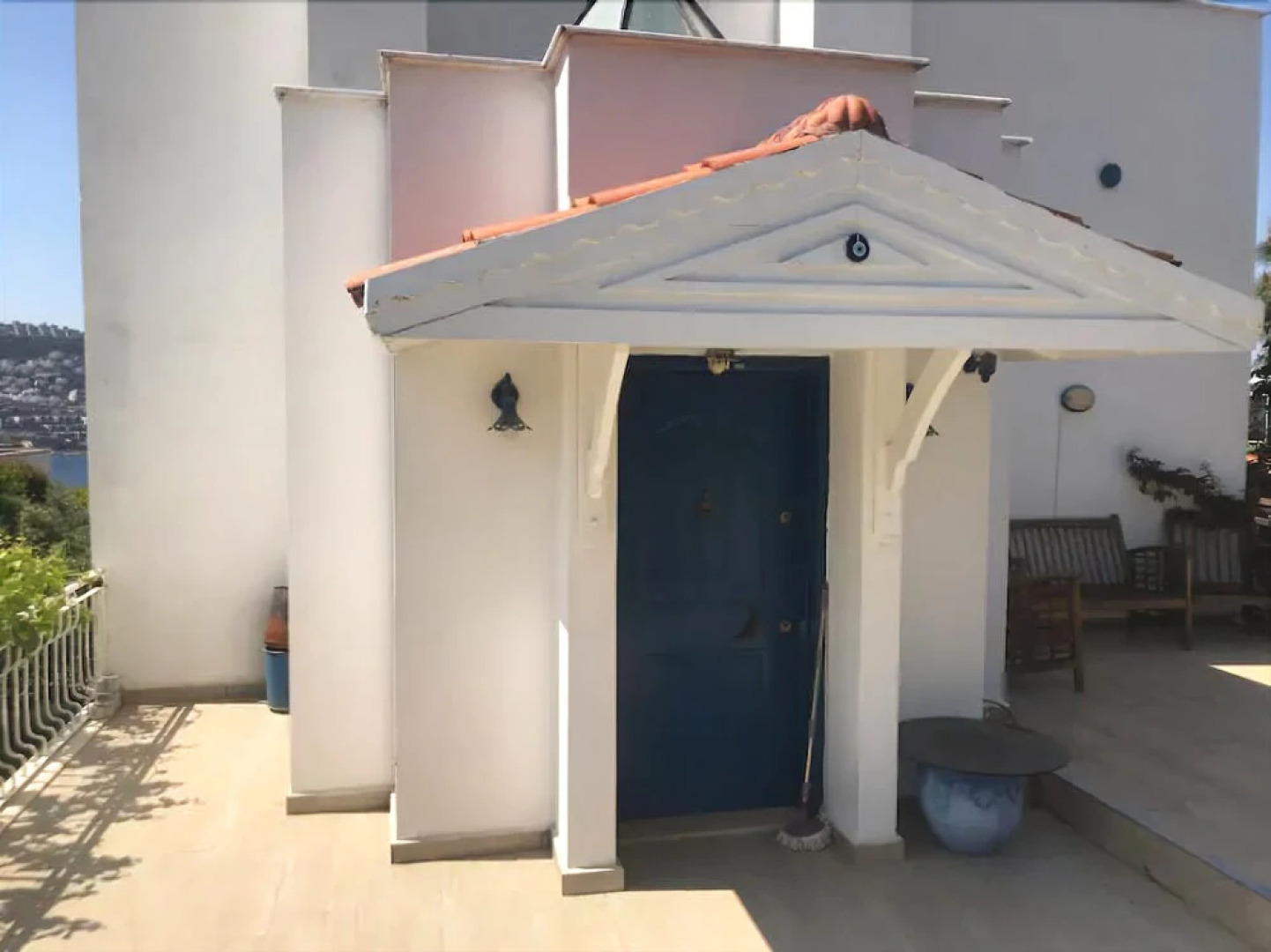 Apartment 2 bedroom with Private Beach