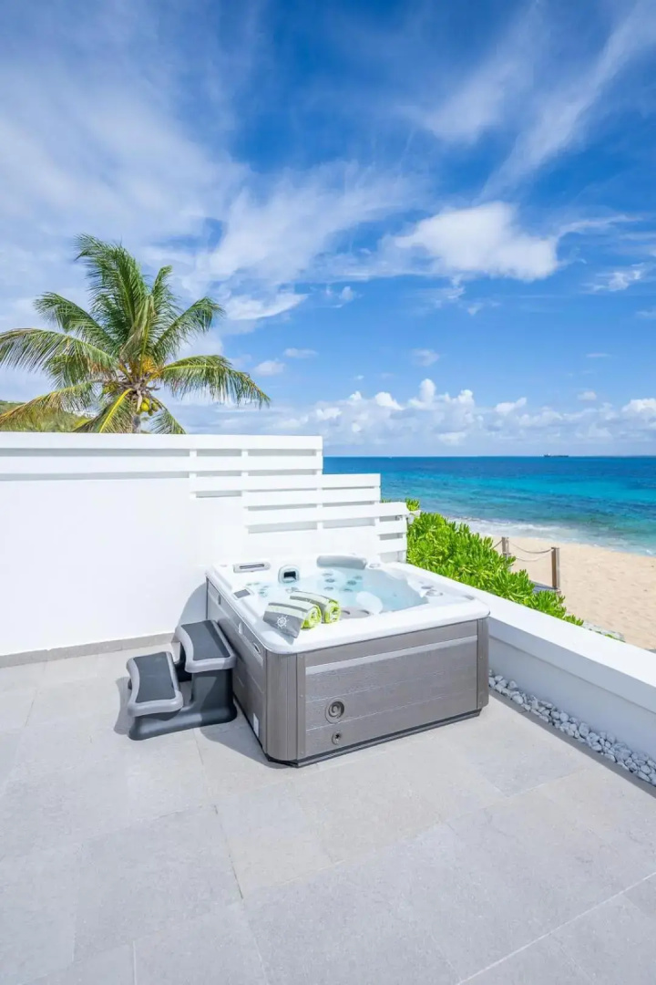 5 BR Luxe Oceanfront Escape for Groups Families Chef Service inkl