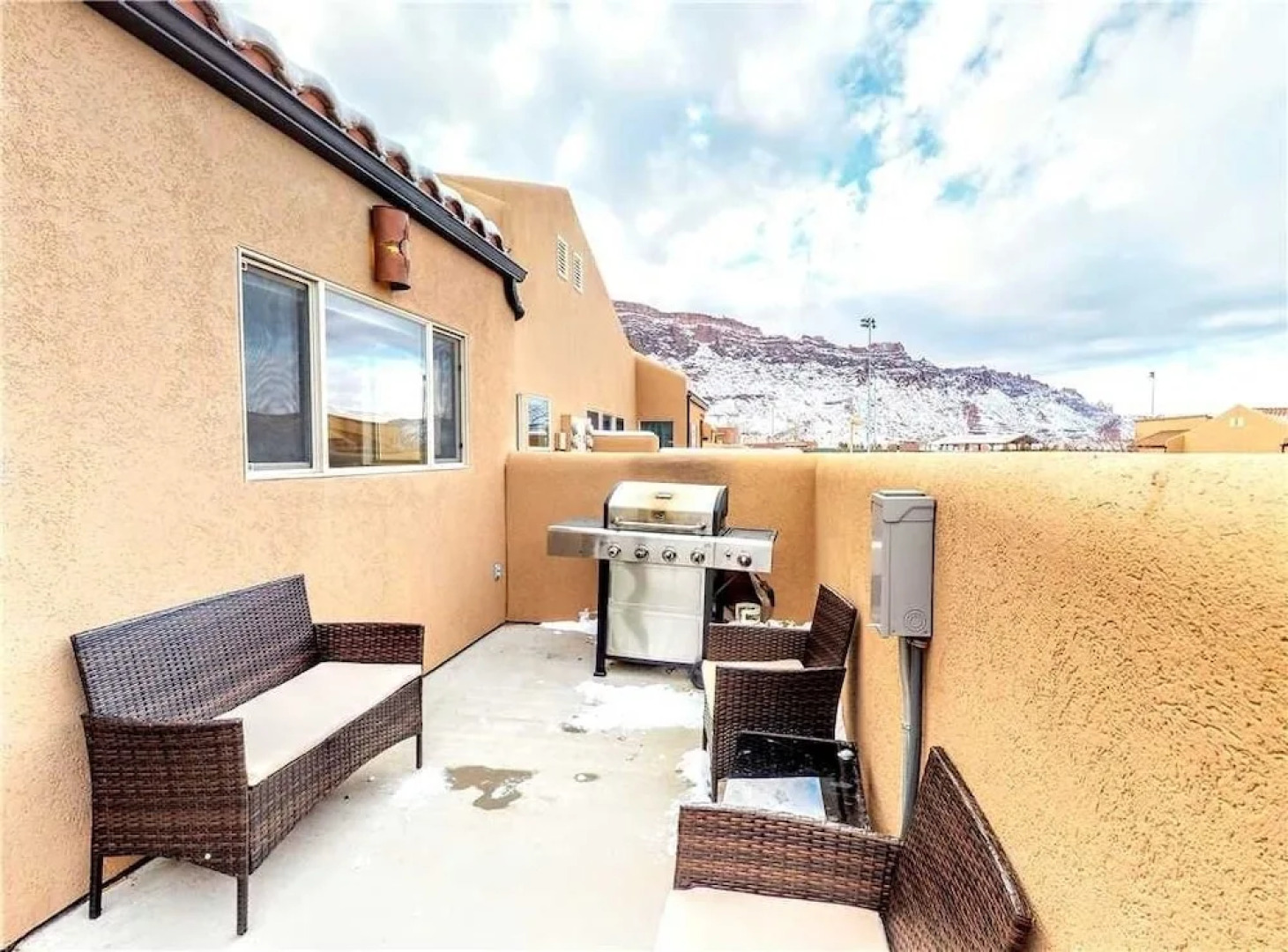 Desert Oasis X1 by RedAwning