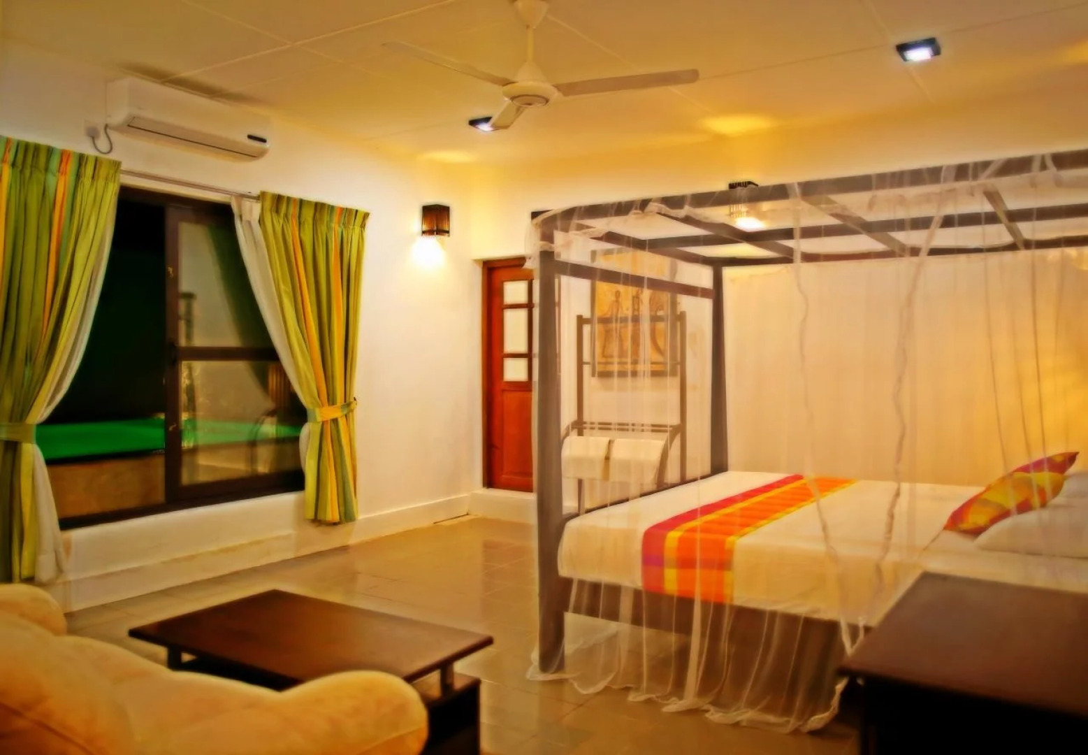 Villa Pinnawala & Restaurant