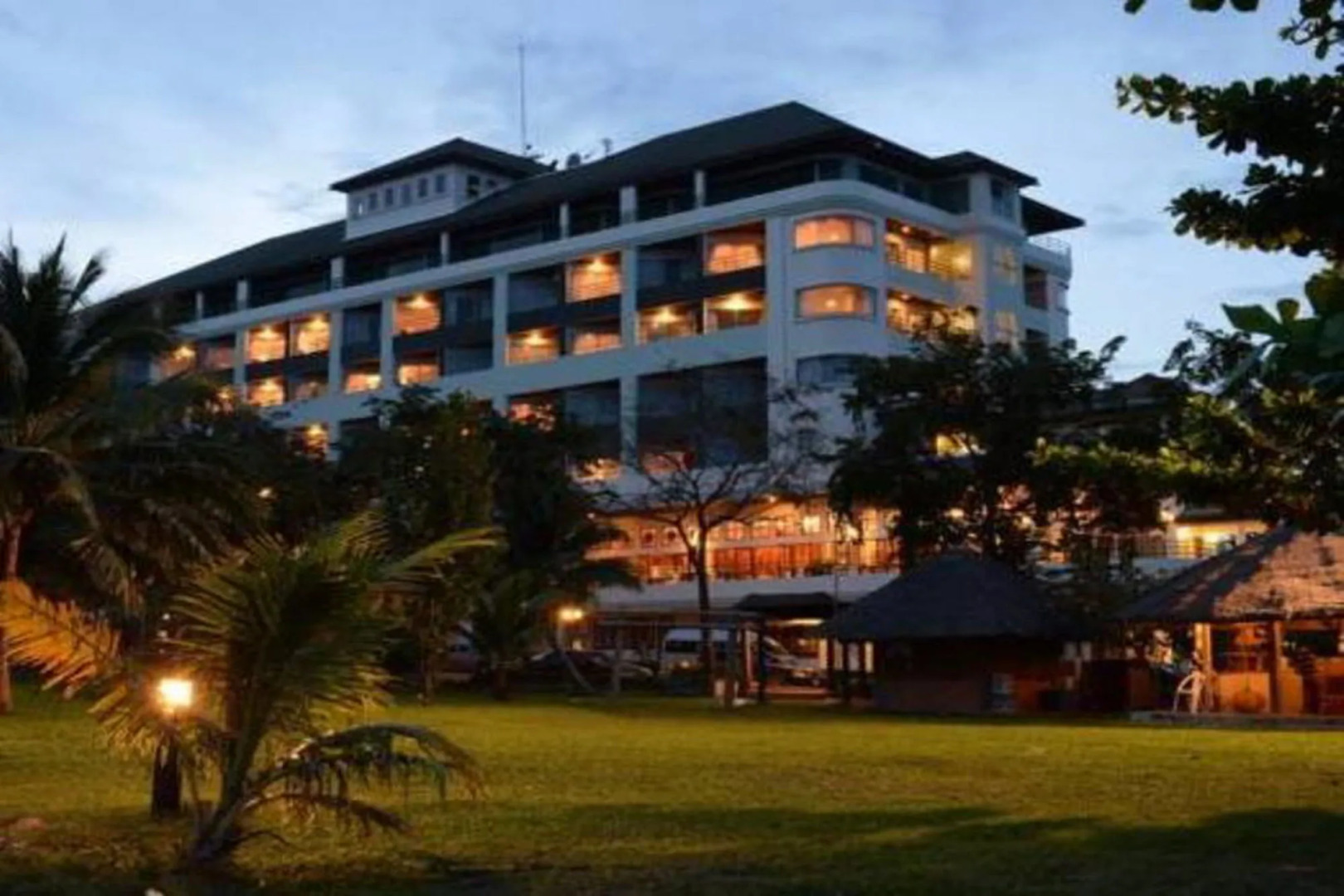 Khanom Golden Beach Hotel