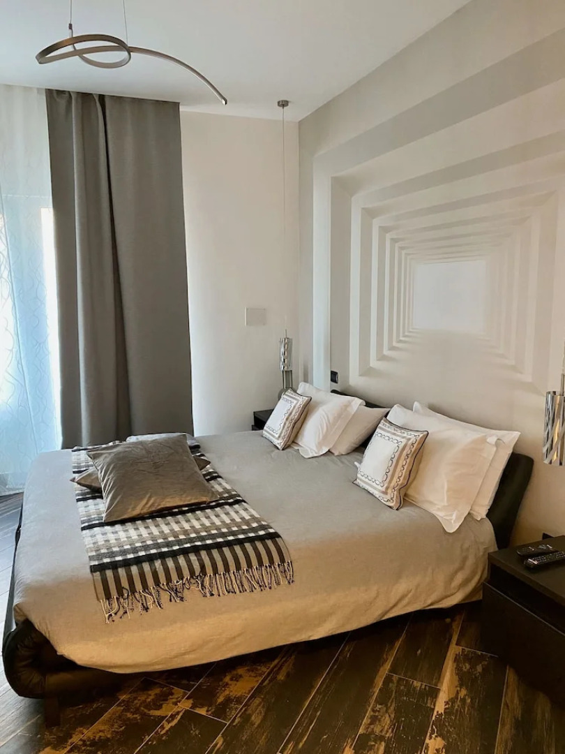 Gatto Bianco Le Mura