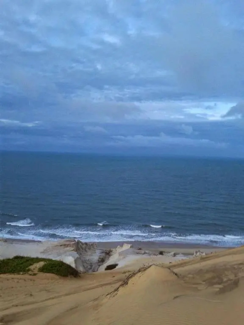 Casa duplex em frente ao mar, com 5 quartos.