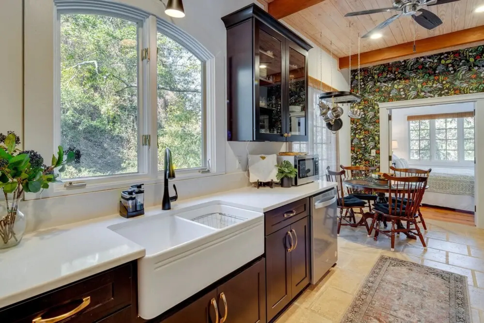 Lakefront Landrum Home w/ Deck, Fire Pit & Kayaks!