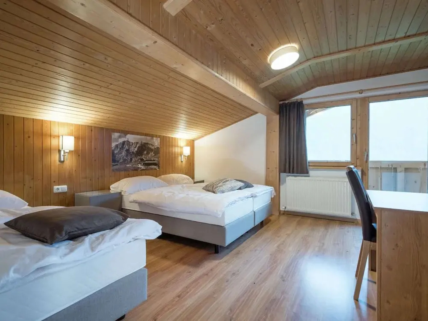 Large Luxury Chalet near Ski Area Zillerarena Königsleiten