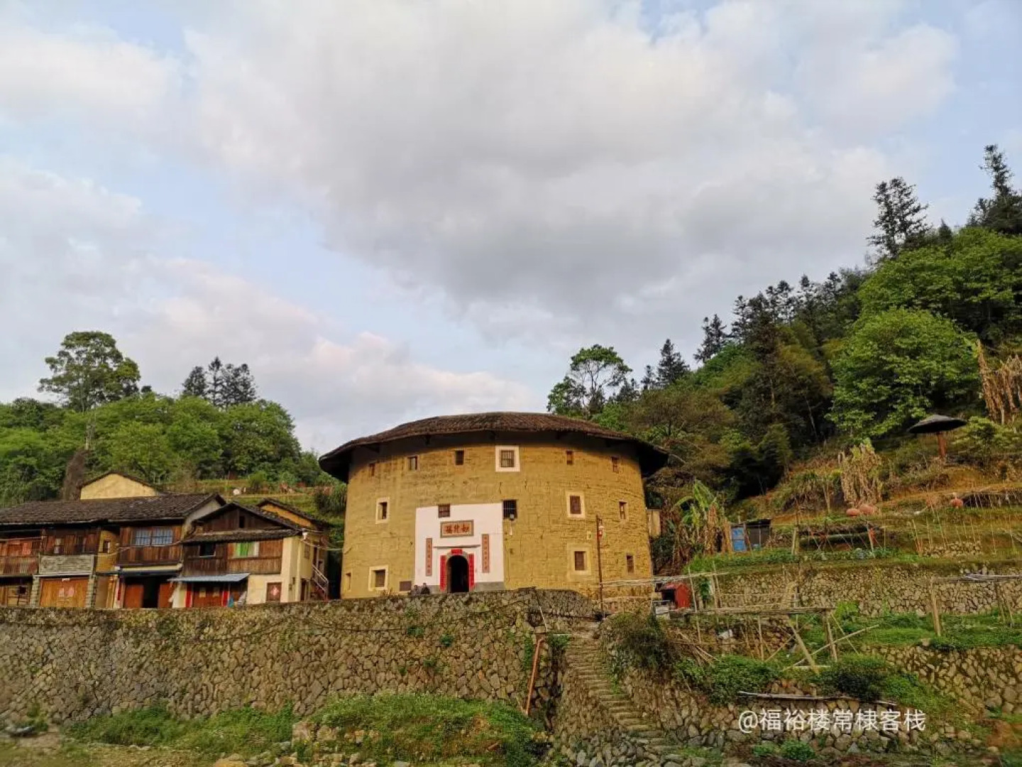 Longyan Yongding Tulou Fuyulou Changdi Inn