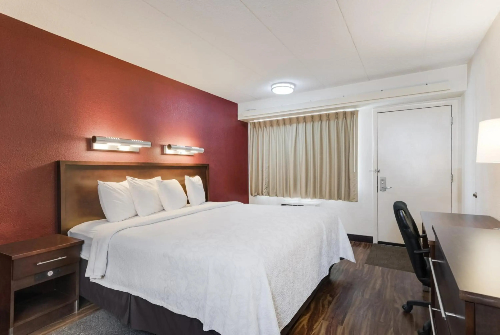 Super 8 by Wyndham Deerfield/Northbrook