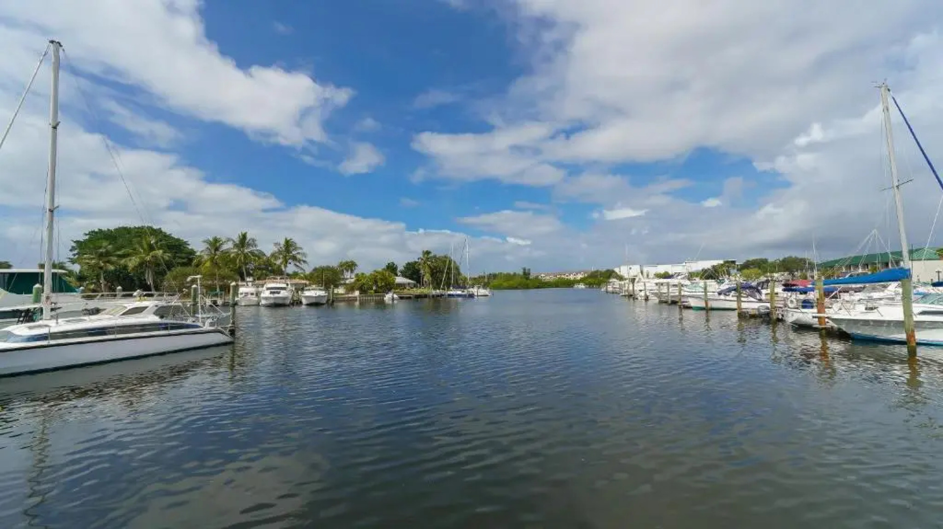 Heated Pool, Fireplace, 70" TV, Waterfront & More!