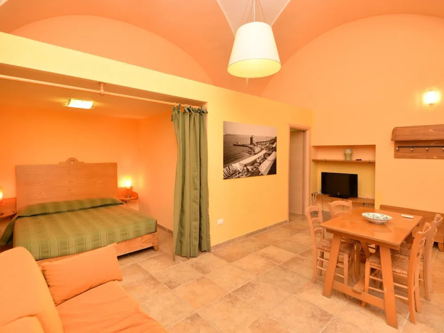 Comfy Apartment in Gagliano del Capo With Swimming Pool