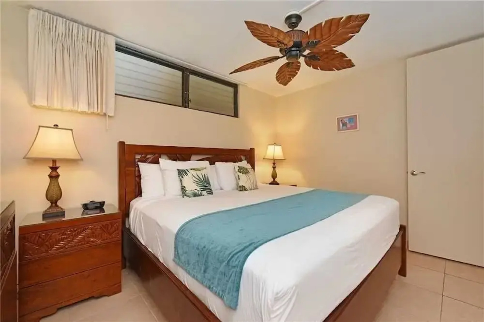 Papakea D304 by RedAwning