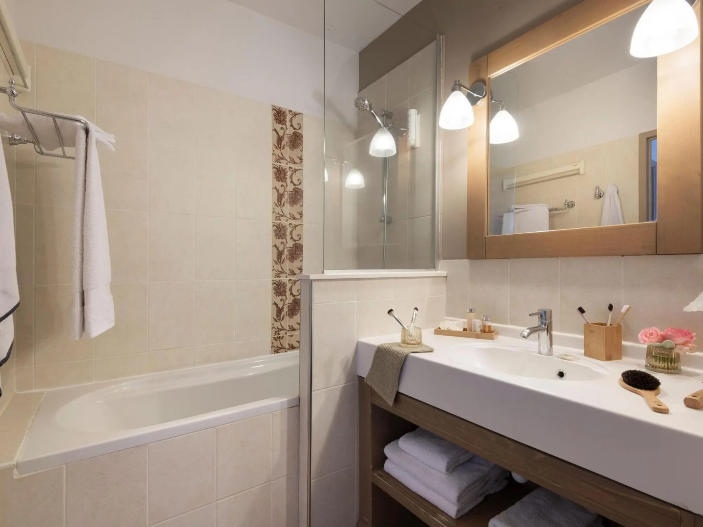 Terraced House in Residence & Spa With Common Pool and Sauna, Houlgate