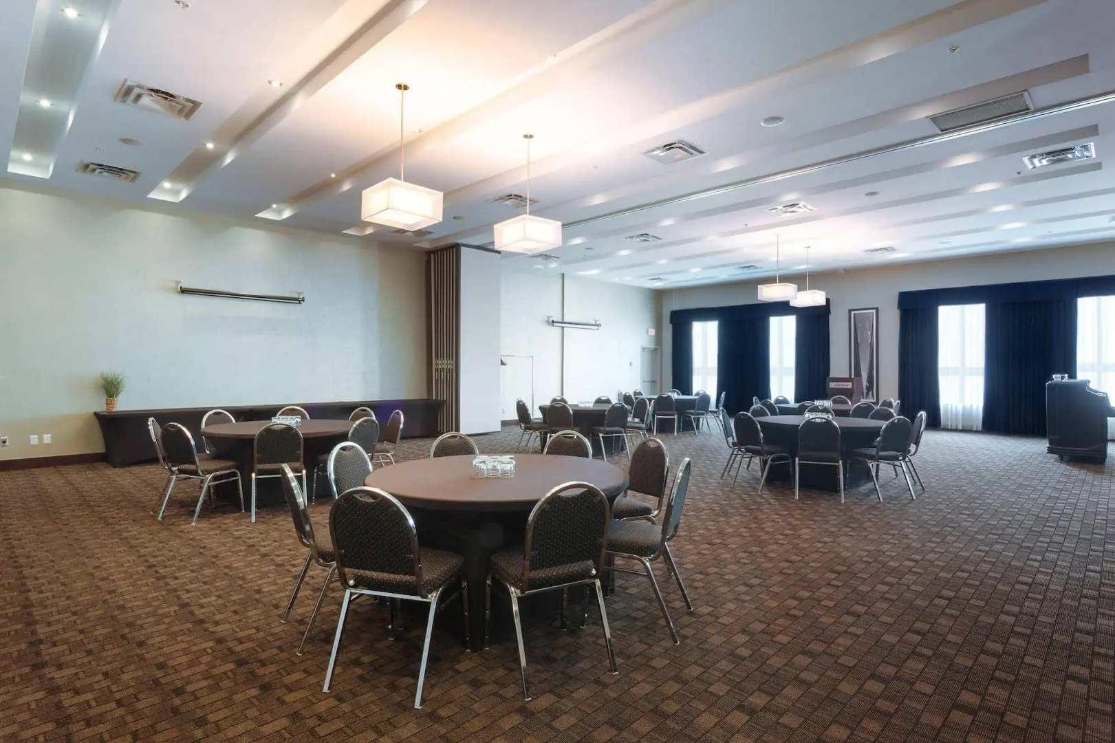 Sandman Hotel & Suites Winnipeg Airport