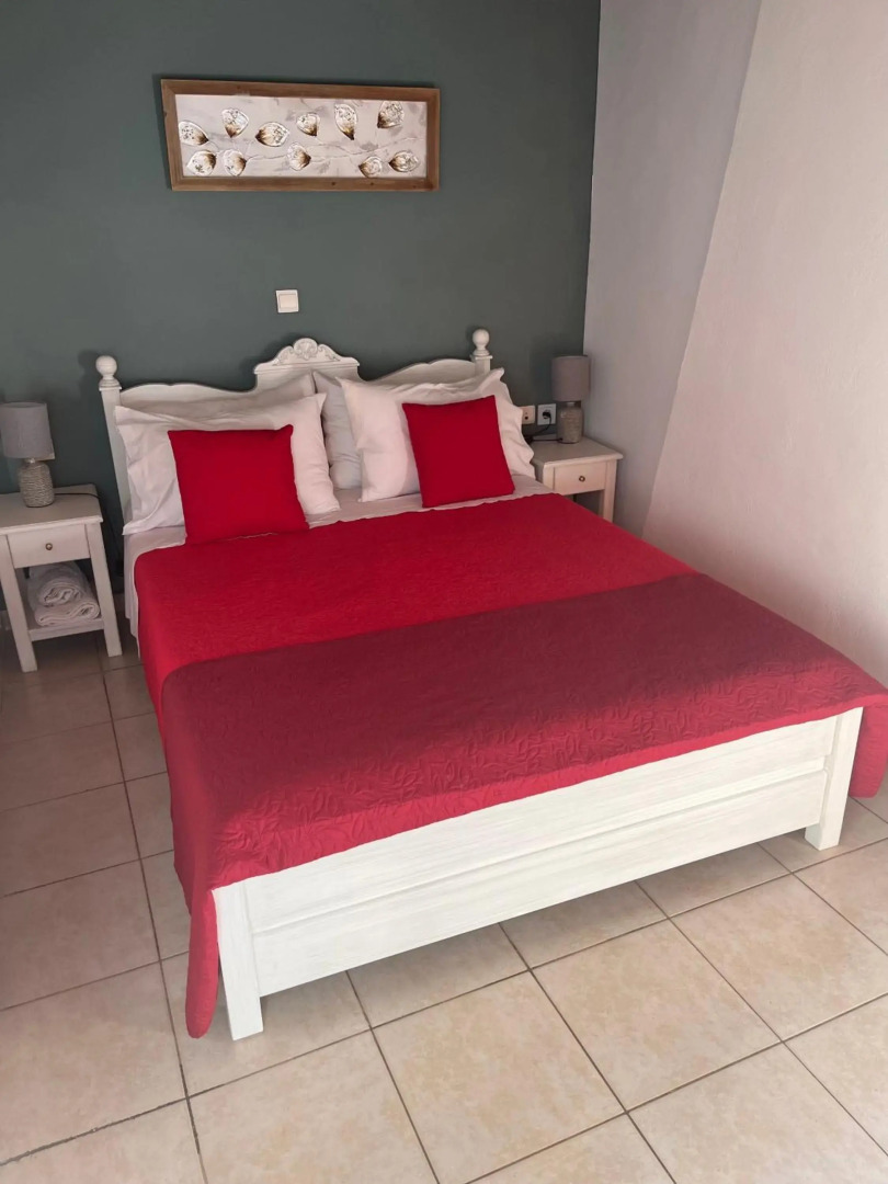 Skandalis Traditional Suites