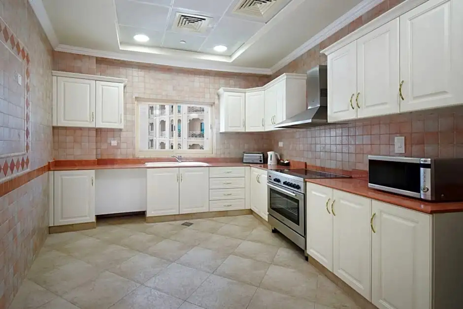 Отель Al Hamra Residence & Village