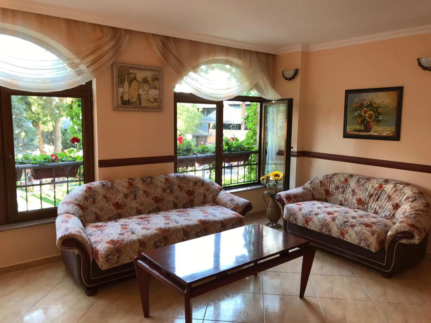 Oleander House And Tennis Club