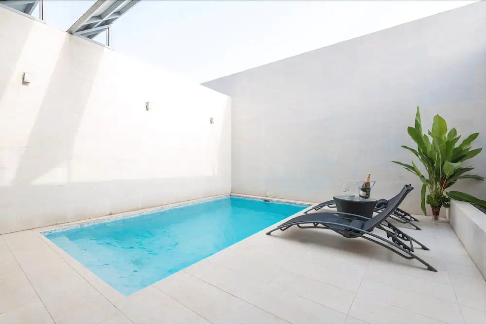 Magno Suites
