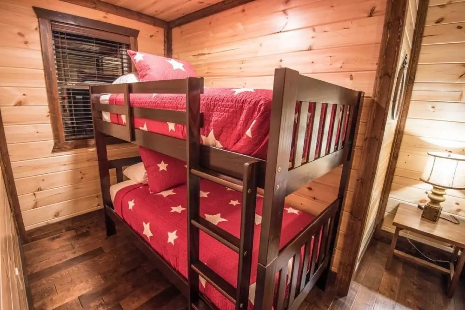 Simmer Down Lodge - 5 Br Cabin