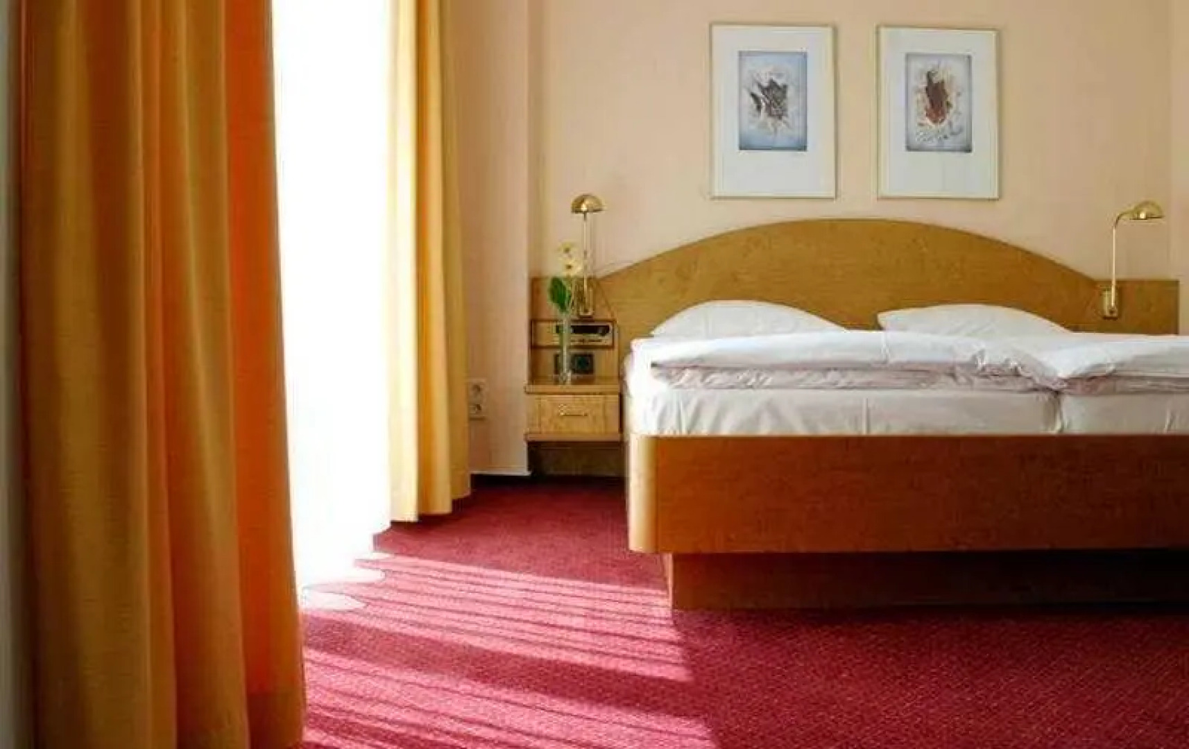 Kurfrstendamm am Adenauerplatz