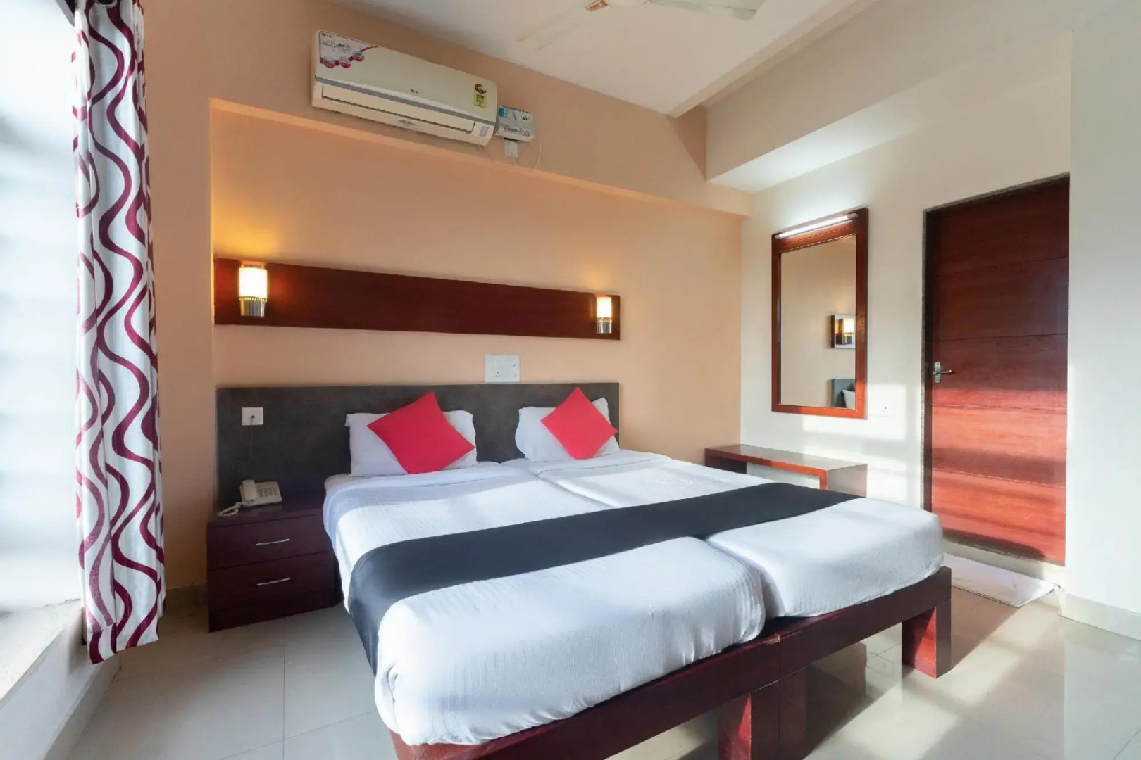 Falnir Palace by OYO Rooms