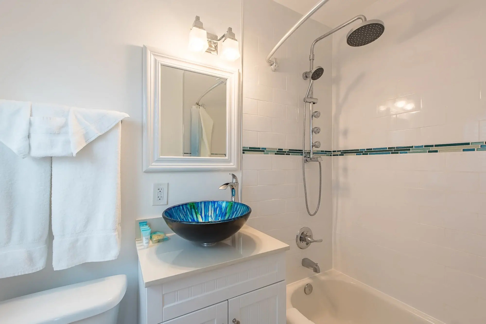 Sea Beach Plaza - Near Jungle Queen Riverboat