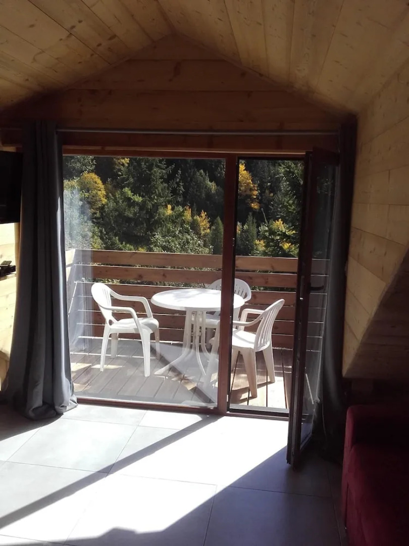 Studio in Saint-jean-d'arves, With Wonderful Mountain View, Furnished Garden and Wifi - 6 km From the Slopes