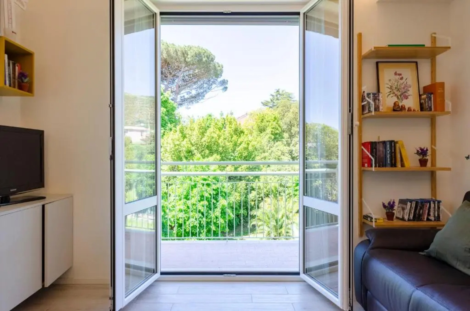 JOIVY Apt For 4, Near Centre, Beach And Train Station