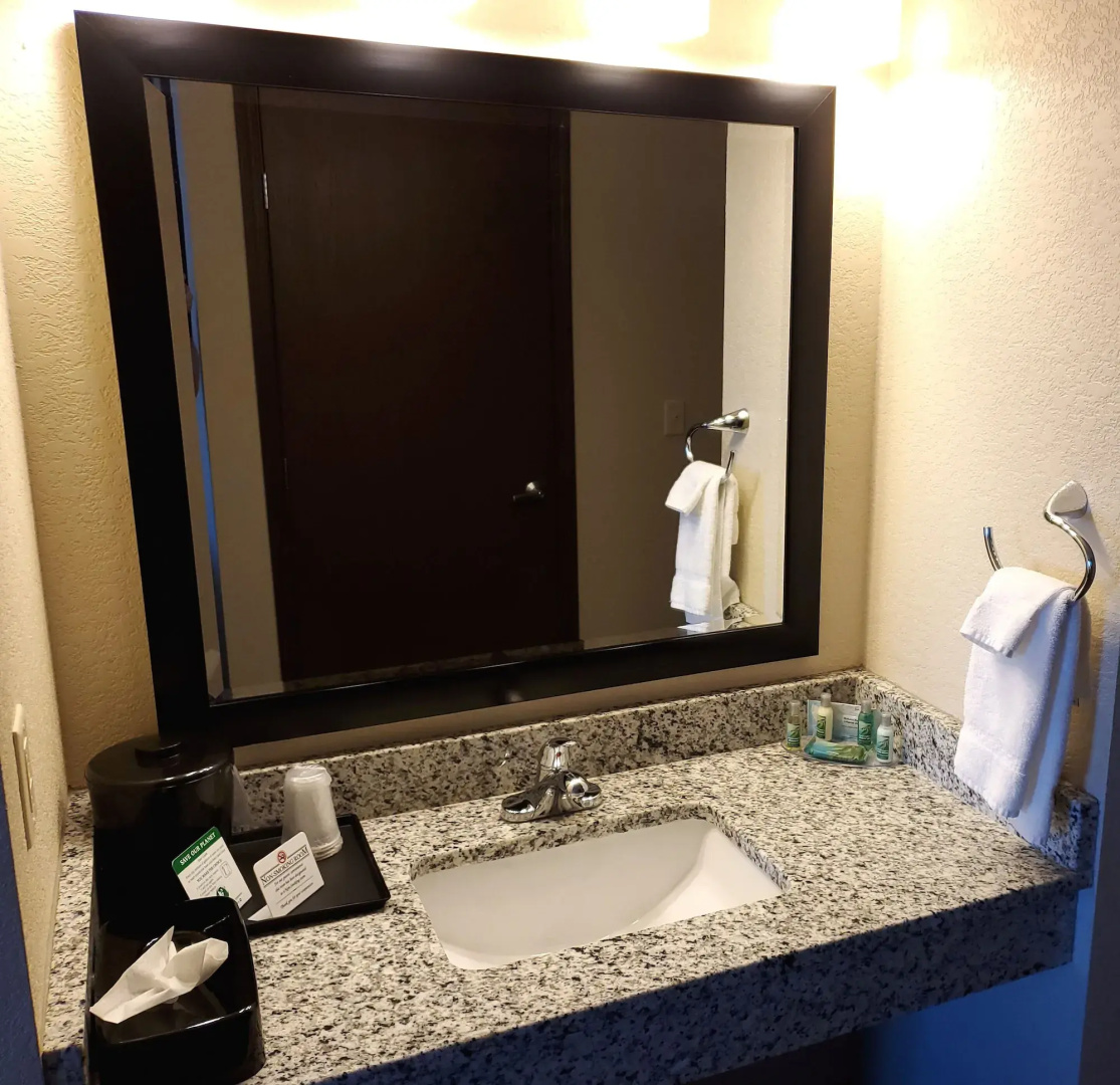Cobblestone Inn & Suites - Maryville