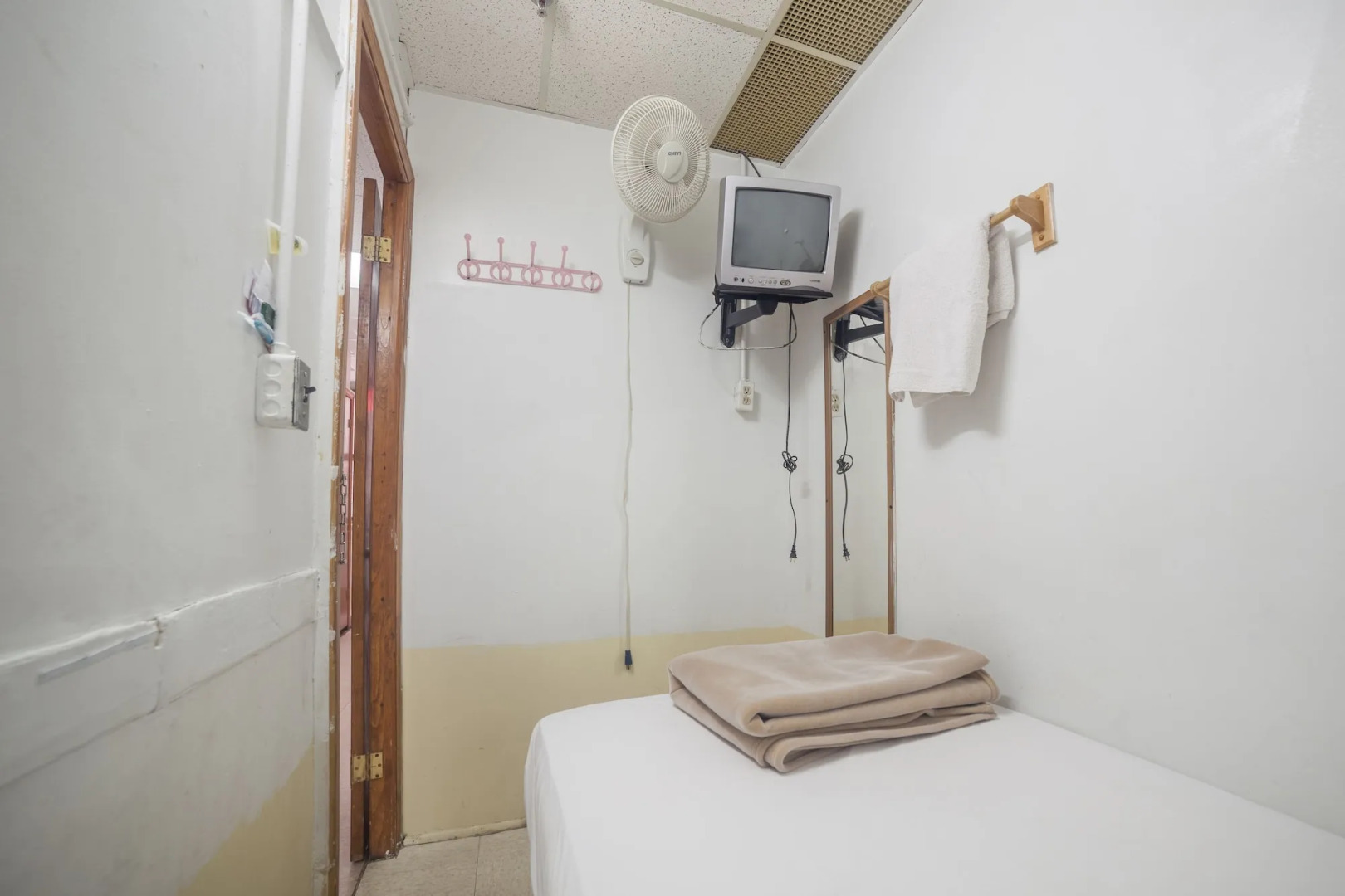 Bowery Grand Hotel - Hostel