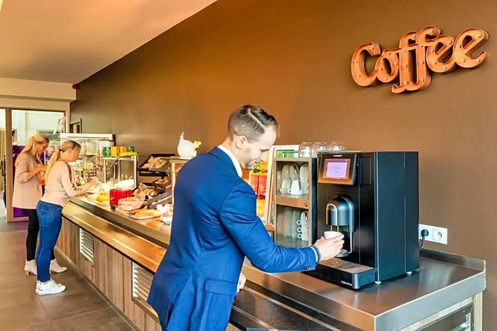 Mezzo Hotel & Business