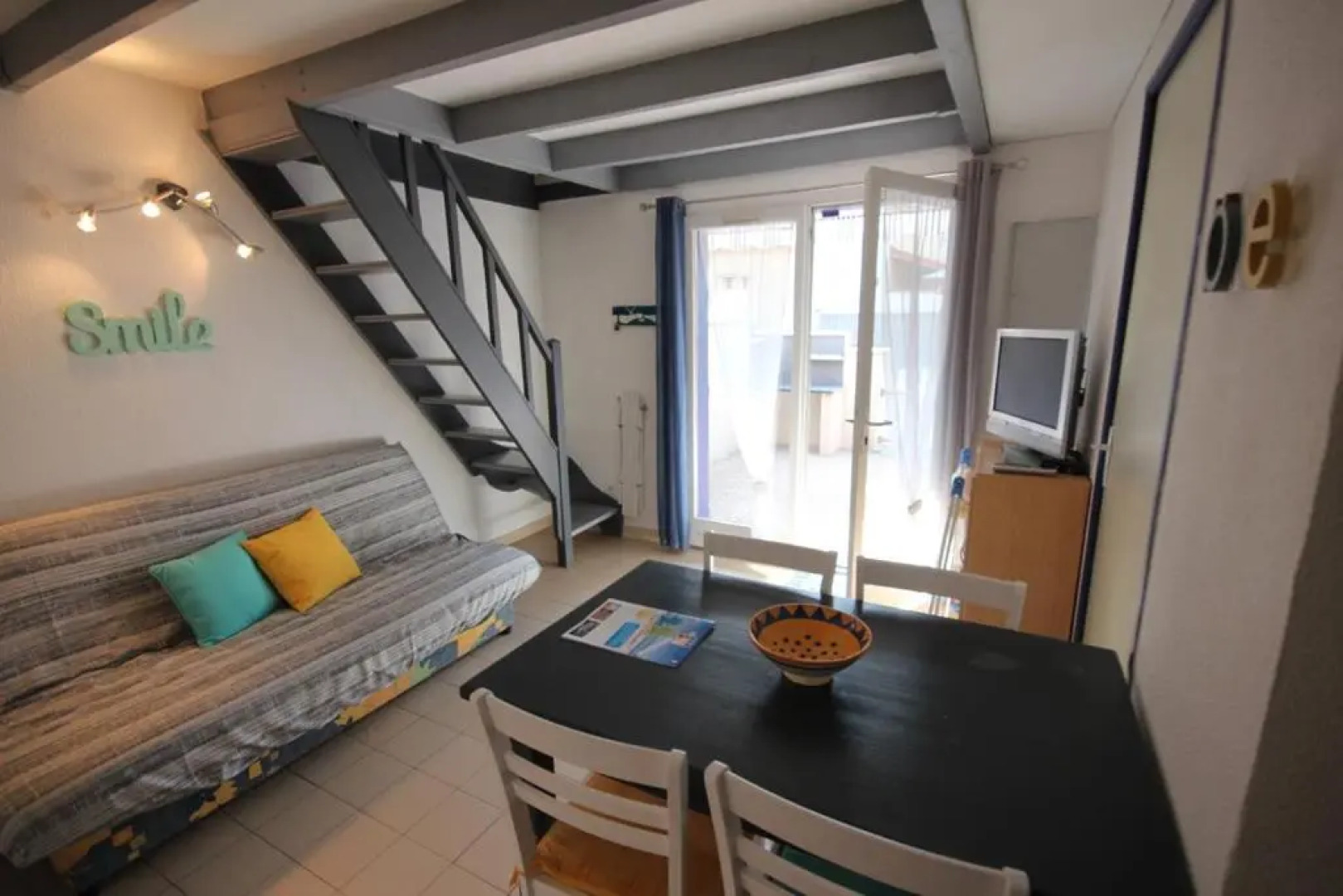 Belle villa 5 couchages a 100 m de la plage 1 chambre 1 grande mezzanine terrasse ombragée parking dans résidence sécurisée LRVM66