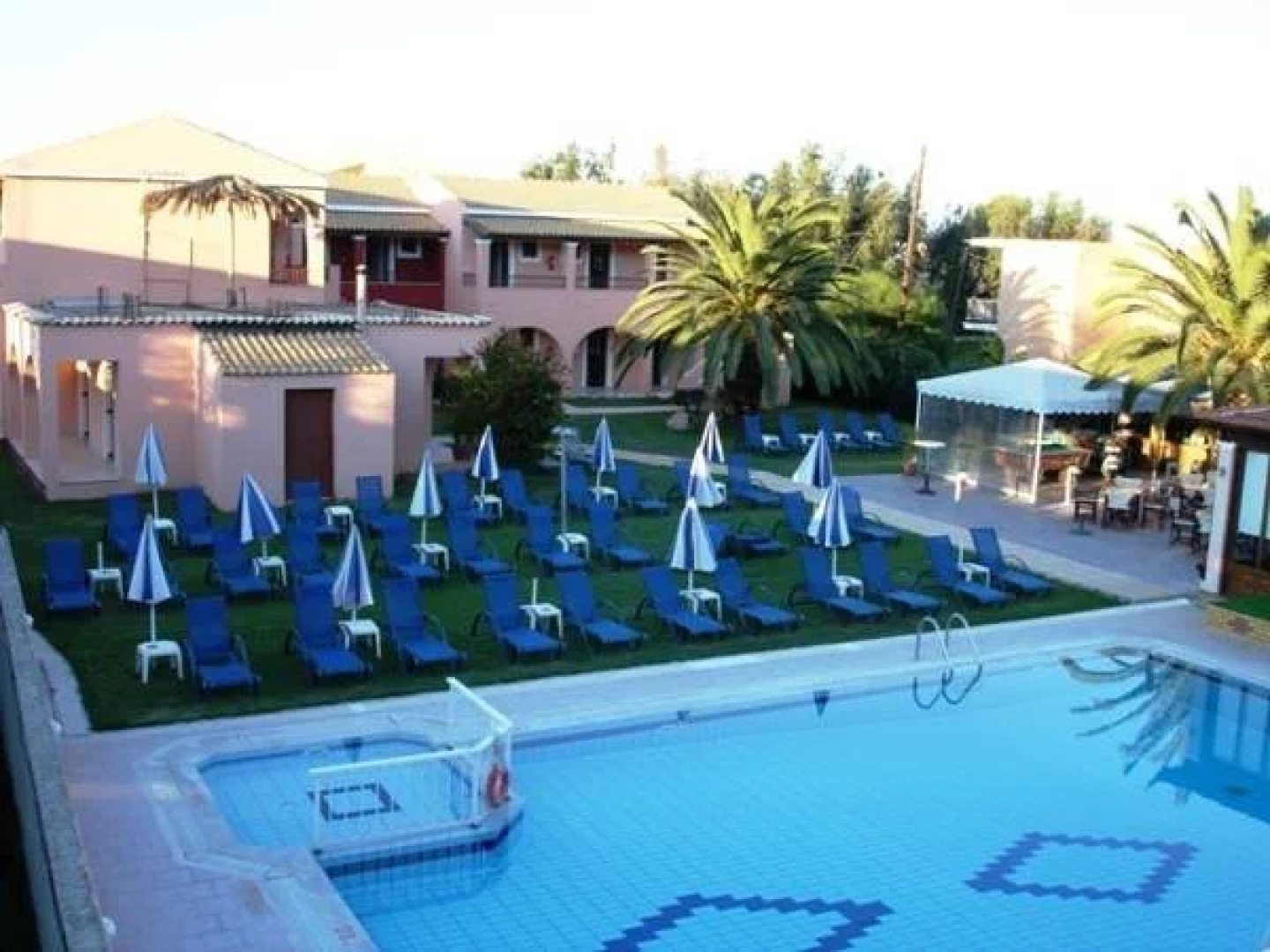 Koursaros Apartments