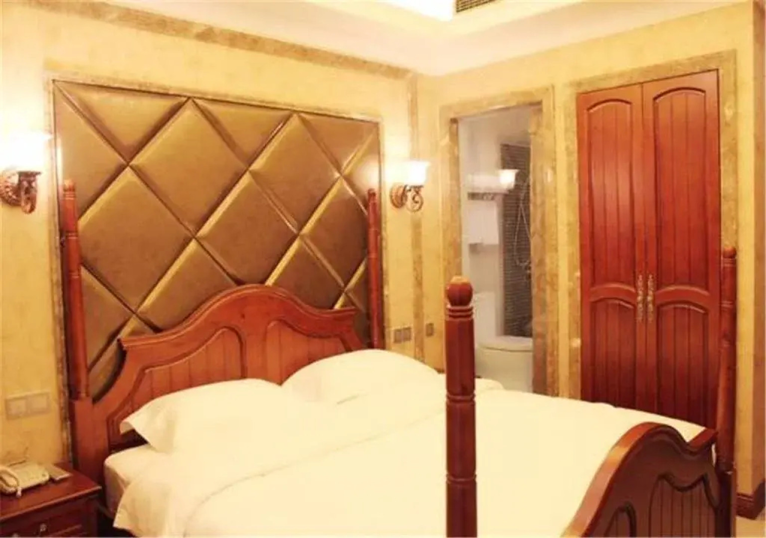 Yibinbandao Holiday Hotel